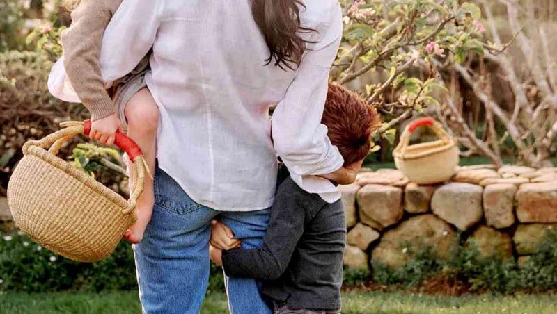 Meghan Markle a marcat Ziua Tatălui cu noi imagini emoționante în care apare Prințul Harry și copiii lor. Mesajul special transmis