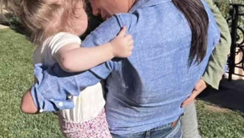 Meghan Markle a marcat Ziua Tatălui cu noi imagini emoționante în care apare Prințul Harry și copiii lor. Mesajul special transmis