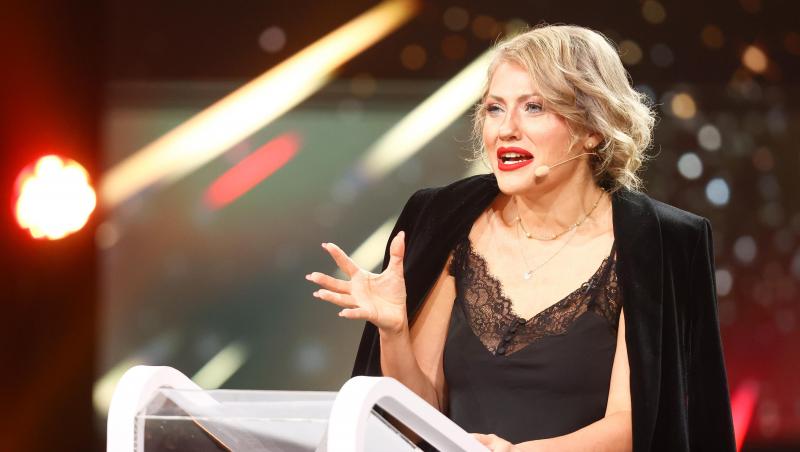 Mirela Vaida a dezvăluit ce păstrează cu sfințenie în cabina ei de teatru de ani buni. Confesiunea i-a emoționat pe fani