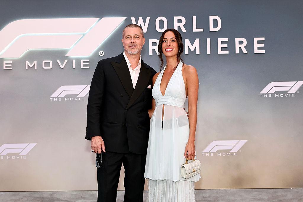 Brad Pitt alături de actuala lui parteneră, Ines de Ramon,  îmbrăcați elegant