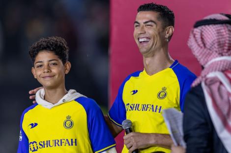 Cum arată Cristiano Jr. la aproape 15 ani. O imagine publicată de Ronaldo a făcut furori: „Așa tată, așa fiu”