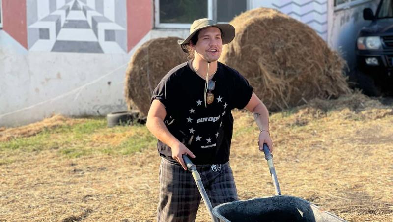 Final spectaculos de etapă în Delta Dunării: întrecere printre o mie de pomi fructiferi și petrecere de zile mari pentru Nea Mărin