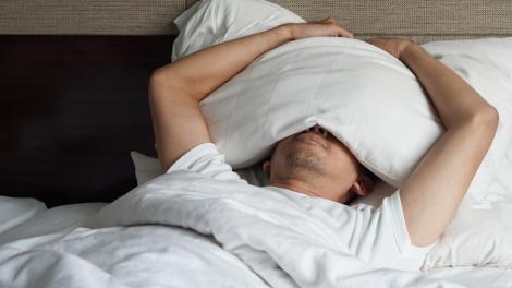 El este bărbatul care nu a dormit timp de 11 zile. Ce efecte a avut acest lucru asupra corpului său