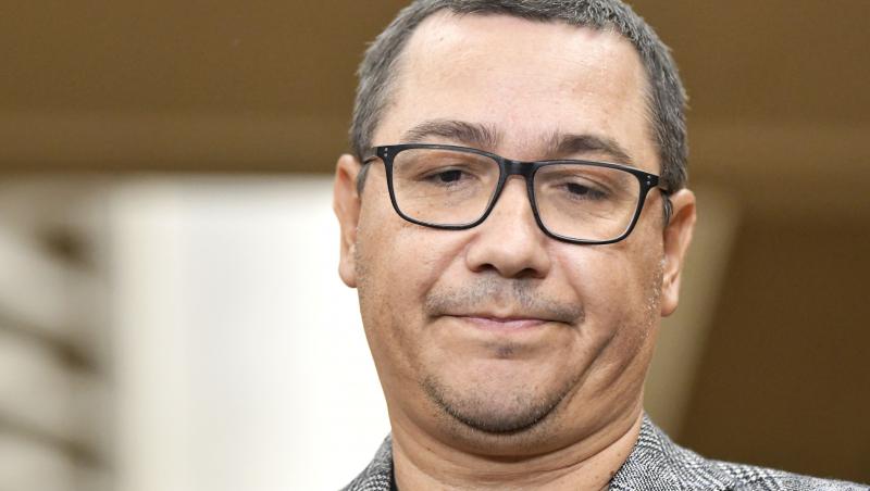 Victor Ponta și Daciana Sârbu, prima apariție împreună după divorț, la festivitatea Mariei, fetița adoptată. Noi imagini cu micuța