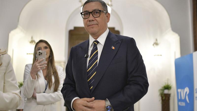 Victor Ponta și Daciana Sârbu, prima apariție împreună după divorț, la festivitatea Mariei, fetița adoptată. Noi imagini cu micuța