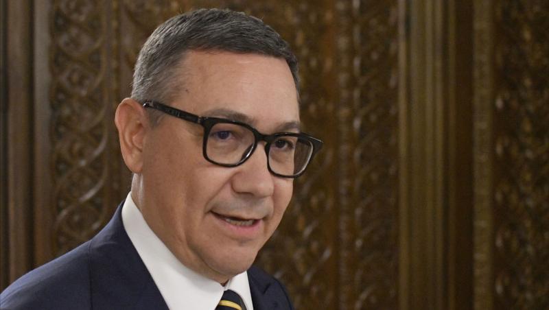 Victor Ponta și Daciana Sârbu, prima apariție împreună după divorț, la festivitatea Mariei, fetița adoptată. Noi imagini cu micuța