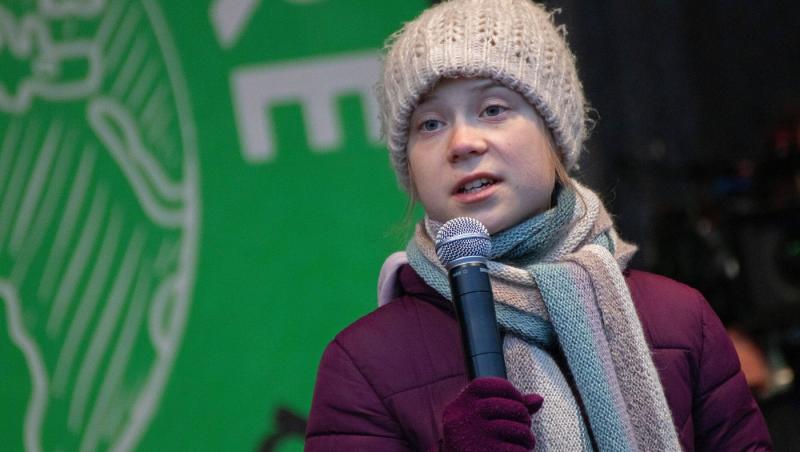Pe Greta Thunberg, activista de mediu, o cunoaște o lume întreagă, dar puțini știu cum arată sora ei cântăreață. Cine e Bea