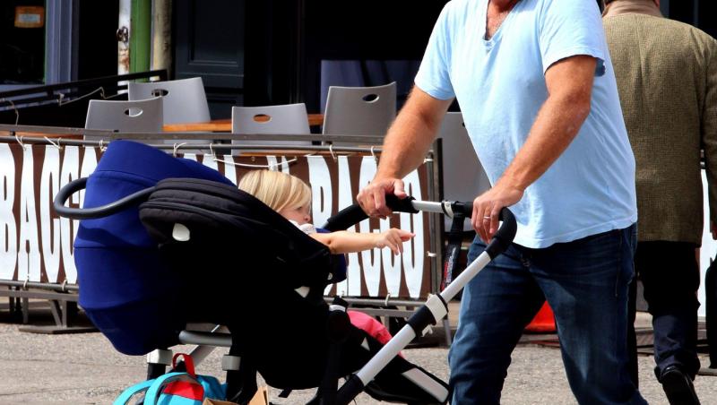 Kelsey Grammer va fi tată pentru a opta oară la 70 de ani. Soția starului din „Frasier”, cu 24 ani de mai tânără, este însărcinată