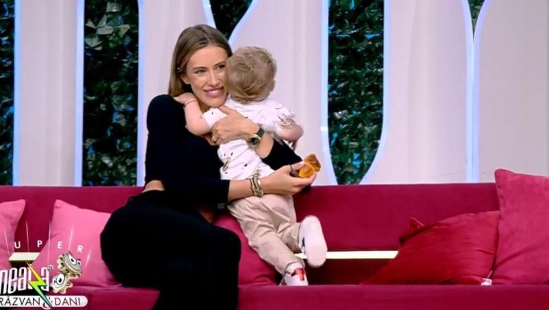 Noi imagini adorabile cu Tiago, fiul lui Dani Oțil și al Gabrielei Prisăcariu. Cât de mult a crescut. Băiețelul e leit tatăl său