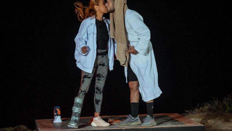 Theo Zeciu, cu lacrimi pe față în timp ce își filma iubita. Ce l-a făcut pe tânăr să plângă. Un fan a surprins momentul emoționant