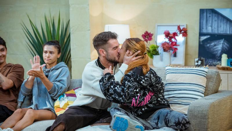 Theo Zeciu, cu lacrimi pe față în timp ce își filma iubita. Ce l-a făcut pe tânăr să plângă. Un fan a surprins momentul emoționant