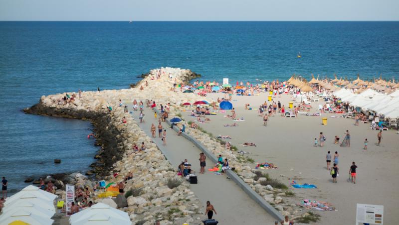 Meniul zilei cu 50 de lei pe litoral. Ce a primit, de fapt, un turist flămând