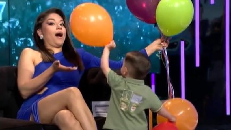 Ameri Nasrin, prima apariție alături de băiețelul ei la TV. Momentul în care micuțul a pornit o bătaie cu baloane cu mămica lui