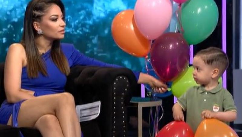 Ameri Nasrin, prima apariție alături de băiețelul ei la TV. Momentul în care micuțul a pornit o bătaie cu baloane cu mămica lui