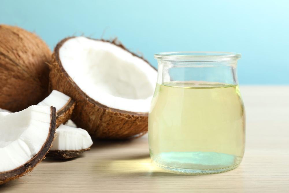 Cum se gătește corect cu ulei de cocos. C&acirc;t de sănătos este și la ce rețete se folosește
