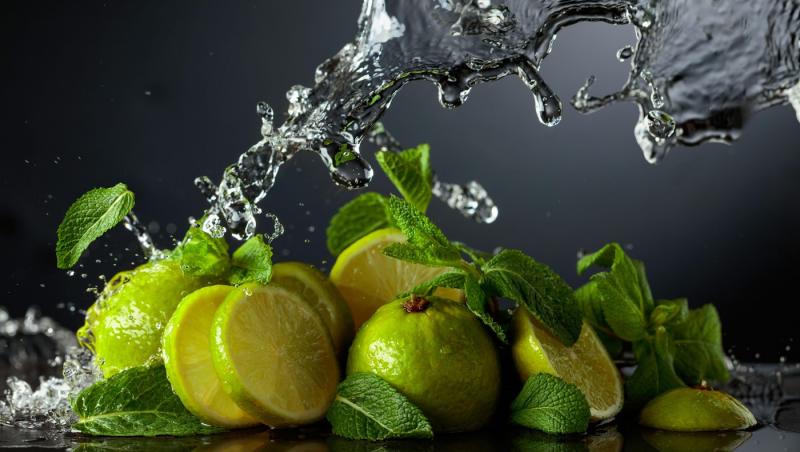 Cum se face cea mai bună rețetă de limonadă cu mentă! Secretul folosit de restaurante și terase pentru un plus de savoare
