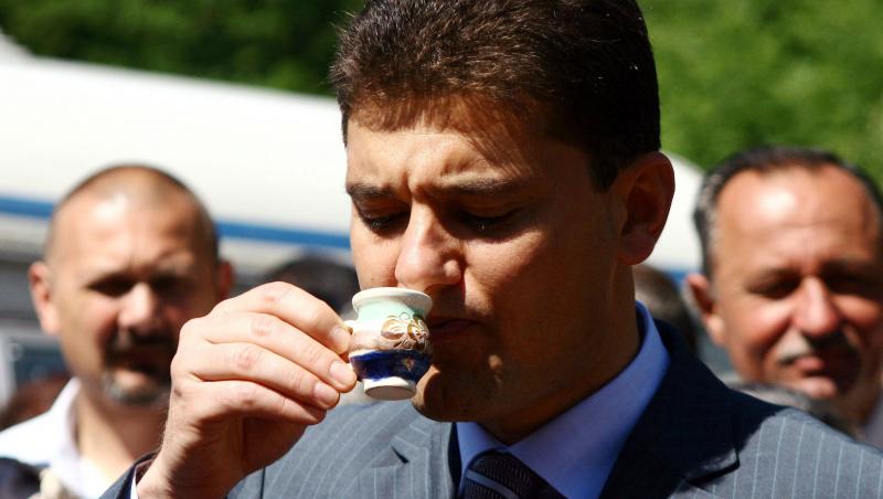 Cristian Boureanu este acuzat de agresiune sexuală de o tânără de 23 de ani. Gesturile fostului politician, filmate pe ascuns