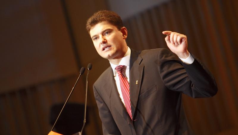 Cristian Boureanu este acuzat de agresiune sexuală de o tânără de 23 de ani. Gesturile fostului politician, filmate pe ascuns