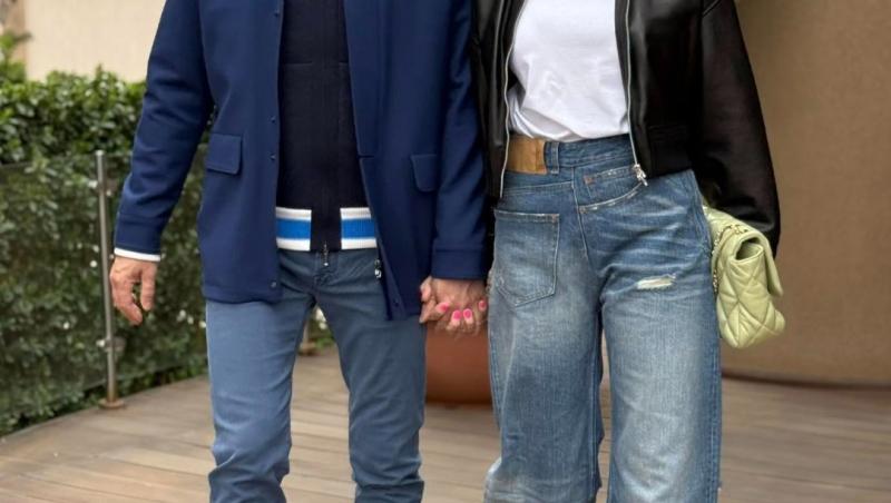 Cristi Borcea alături de Valentina Pelinel, ambii îmbrăcați casual