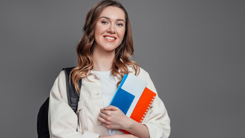 Aprobabrea cererii vizei pentru studenți în Statele Unite ale Americii, condiționată de postările pe rețelele de socializare 