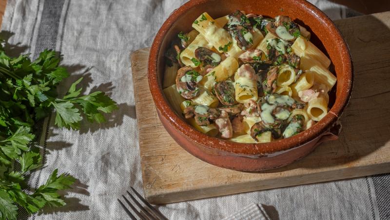 Budincă de paste cu ciuperci