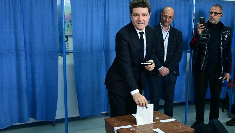 Nicușor Dan și-a depus declarația de avere. Au fost trecute și cele 400 de persoane care l-au împrumutat în campanie