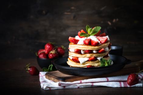 Clătite americane cu mascarpone și căpșuni. Ce să adaugi pentru un gust perfect