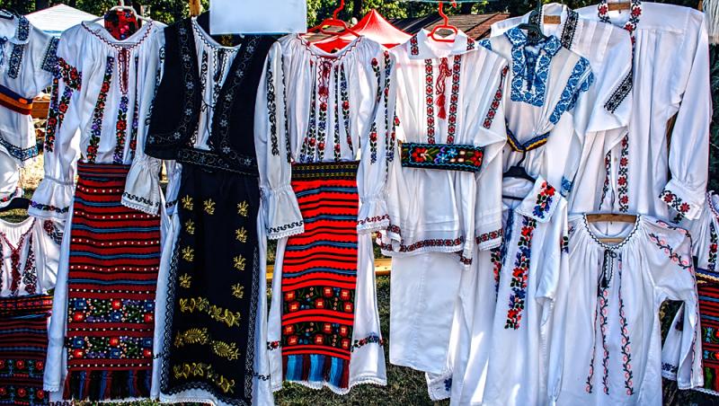 Ziua Universală a Iei. Cum este celebrată în toată țara cămașa tradițională pe 24 iunie