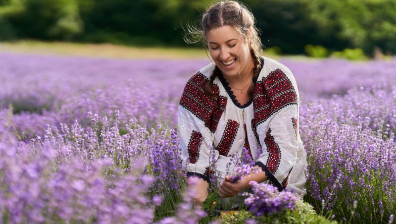 Ziua Universală a Iei. Cum este celebrată în toată țara cămașa tradițională pe 24 iunie