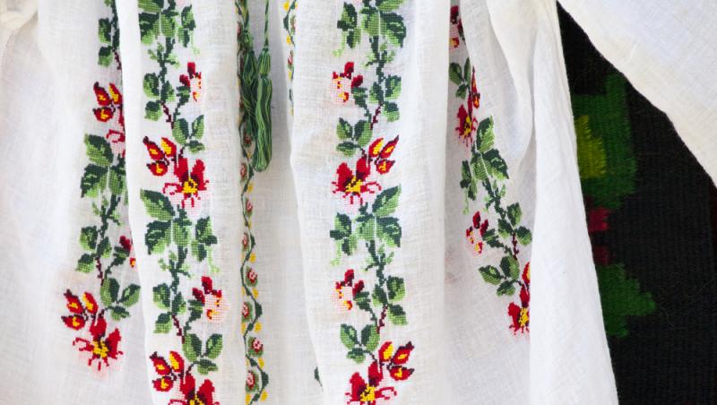 Ziua Universală a Iei. Cum este celebrată în toată țara cămașa tradițională pe 24 iunie