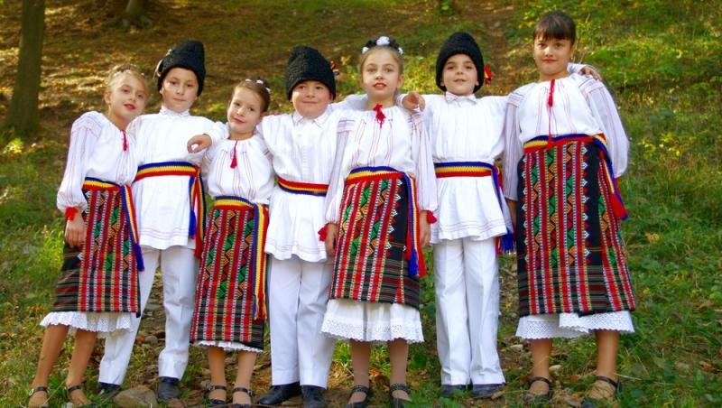 Ziua Universală a Iei. Cum este celebrată în toată țara cămașa tradițională pe 24 iunie