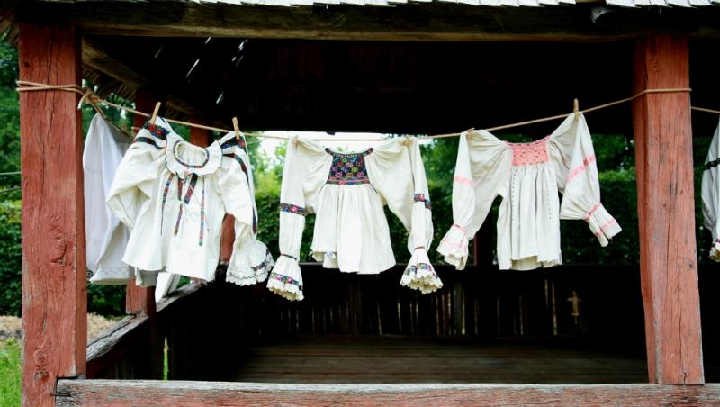 Ziua Universală a Iei. Cum este celebrată în toată țara cămașa tradițională pe 24 iunie