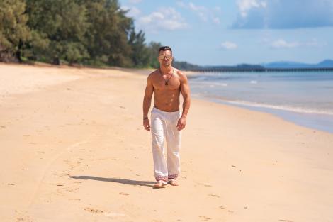 Cine e Cătălin Brînză. Fostul model este una dintre ispitele masculine de la Insula Iubirii sezonul 9. Ce gânduri are pentru show