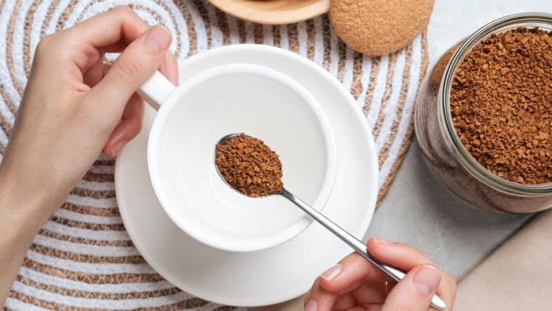 Cafeaua instant, încă un pericol ascuns. Ce boală ar putea provoca în rândul persoanelor de peste 50 de ani