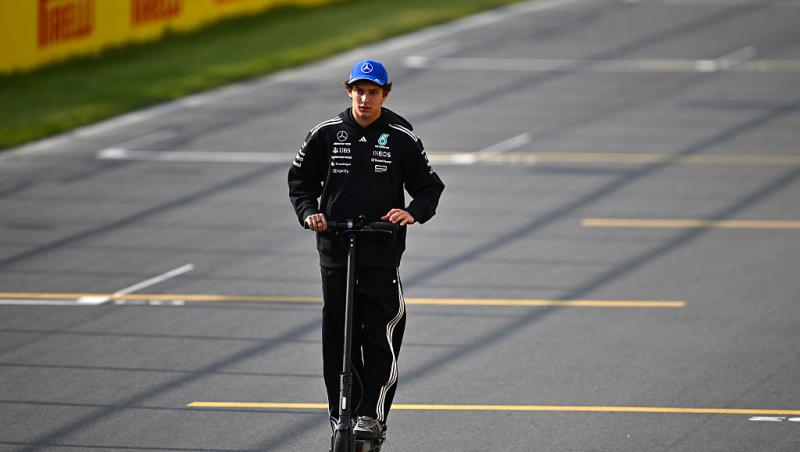 Andrea Kimi Antonelli și-a făcut mama mândră. Cum s-a pozat pilotul Mercedes după terminarea examenelor