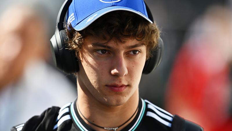 Andrea Kimi Antonelli și-a făcut mama mândră. Cum s-a pozat pilotul Mercedes după terminarea examenelor