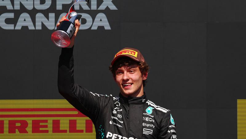 Andrea Kimi Antonelli și-a făcut mama mândră. Cum s-a pozat pilotul Mercedes după terminarea examenelor