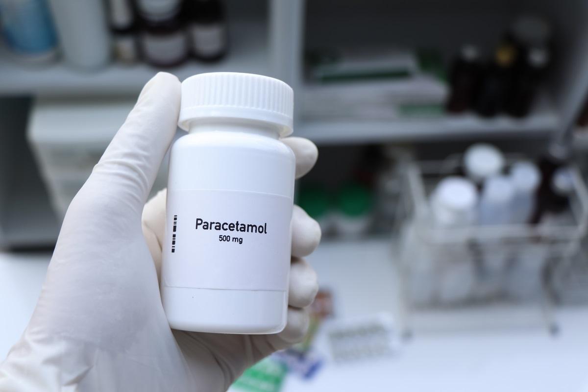 Experții au folosit bacteriile pentru a transforma gunoiul din plastic în paracetamol. Cum e posibil