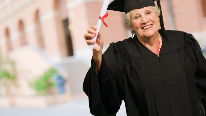 O femeie a luat examenele de Bacalaureat la 75 de ani. Ce poveste de viață are: „Îmi spuneau «baba»”