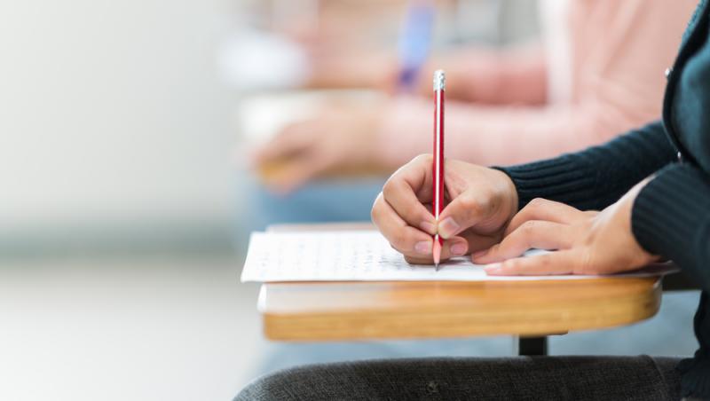 O femeie a luat examenele de Bacalaureat la 75 de ani. Ce poveste de viață are: „Îmi spuneau «baba»”