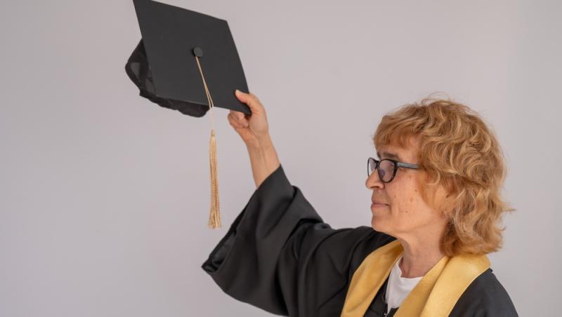 O femeie a luat examenele de Bacalaureat la 75 de ani. Ce poveste de viață are: „Îmi spuneau «baba»”