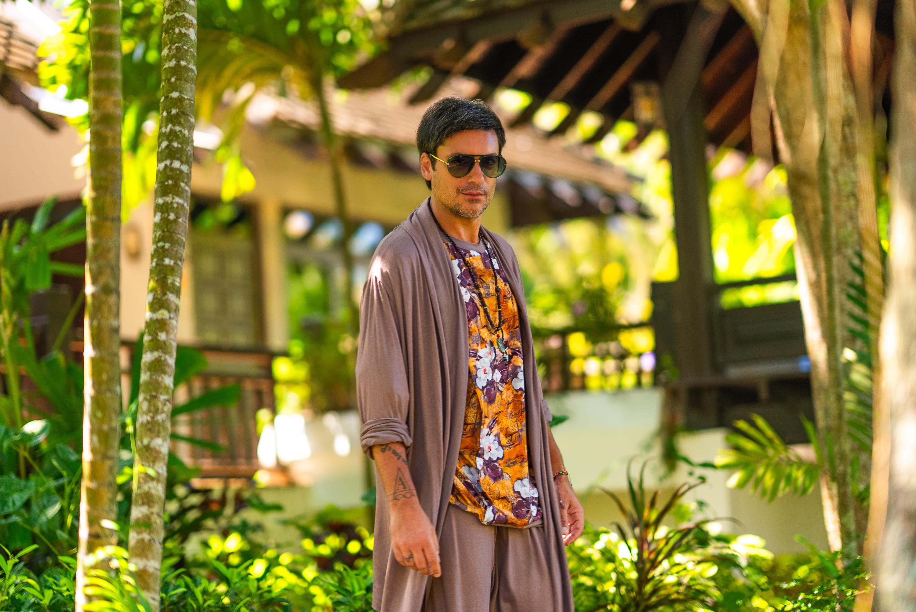 imagine cu radu valcan la insula iubirii