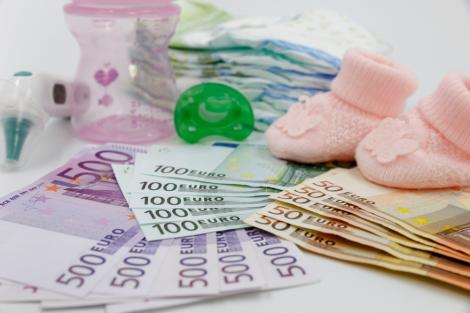 Cât te costă un bebeluș pe lună. Cheltuieli pe înțelesul proaspeților părinți
