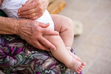 O femeie a zis că nu vrea să-și irosească anii de pensie ca să aibă grijă de nepoți. Mulți i-au dat dreptate când au aflat motivul