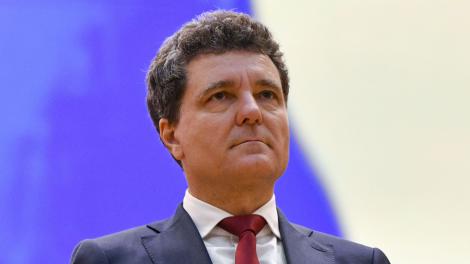 Nicușor Dan, surprins la cumpărături cu fiica sa într-un magazin din mall cu prețuri accesibile. Imaginea a devenit virală