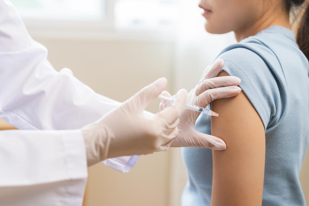 Tot ce trebuie să știi despre vaccinul HPV. Care sunt beneficiile lui, eficiența și efectele adverse