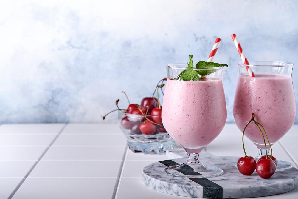 Smoothie delicios cu cireșe. Ce poți să mai adaugi pentru un gust perfect