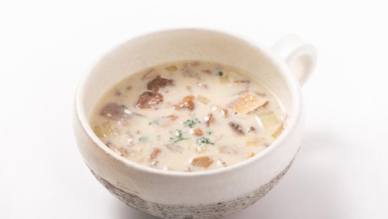 Ciorba de burtă falsă de soia într-un bol alb