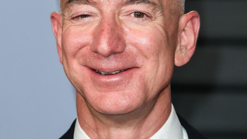 Primele imagini cu rochia de mireasă a soției lui Jeff Bezos. Lauren Sánchez și fondatorul Amazon au radiat la „nunta secolului”