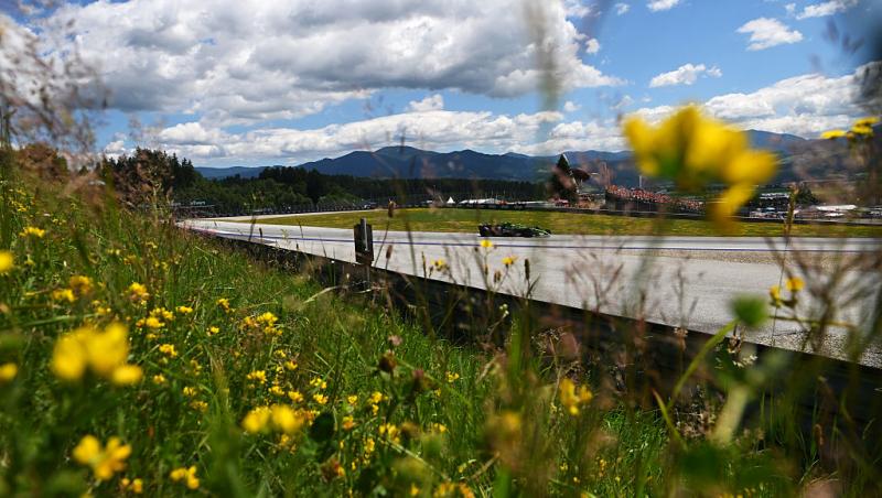 Vezi acum calificările din Formula 1™ pentru Marele Premiu al Austriei. Lupta pentru pole este LIVE în AntenaPLAY și pe Antena3CNN